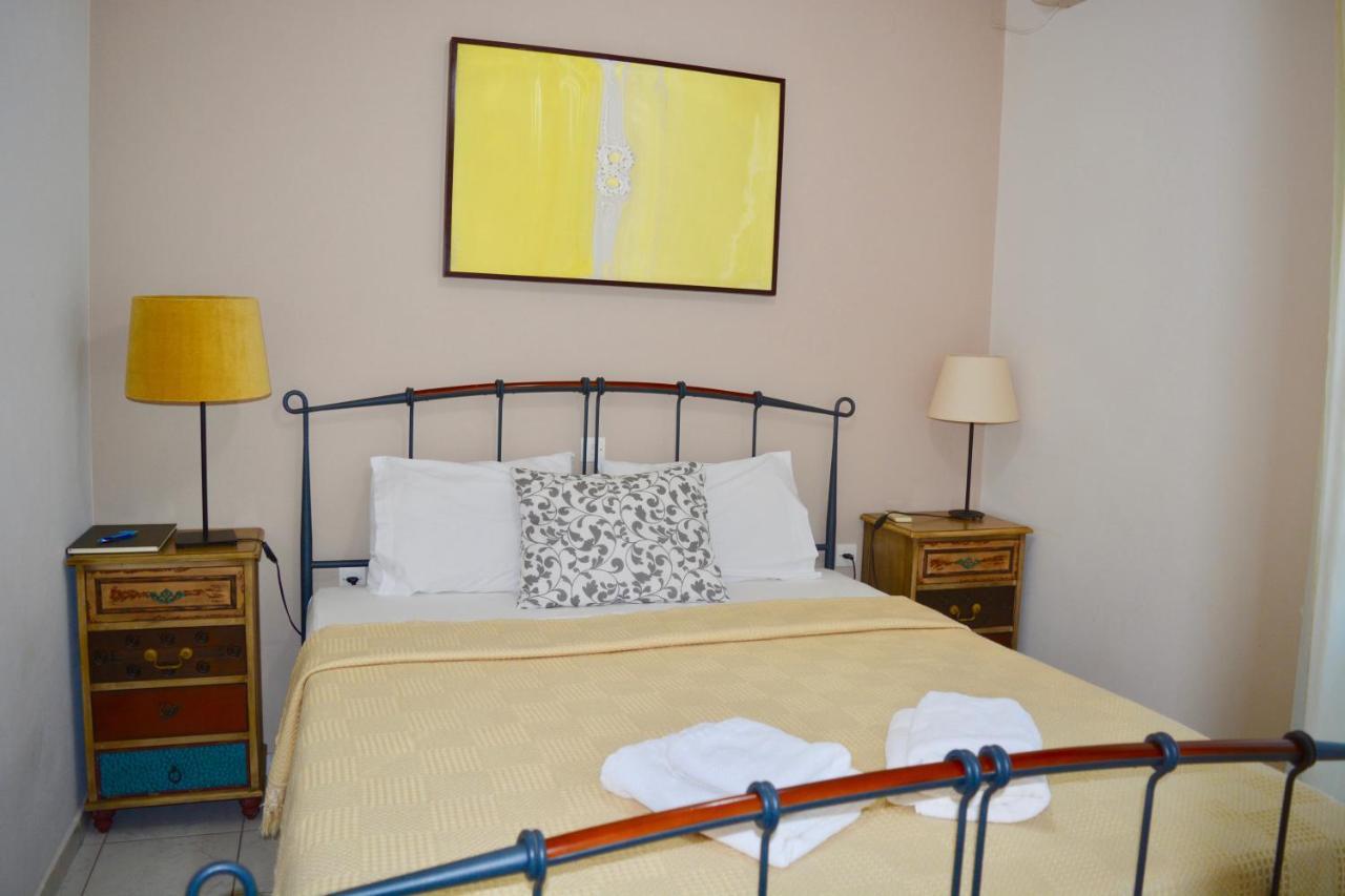 Troumpas Family Rooms & Apartments Leonídion Extérieur photo